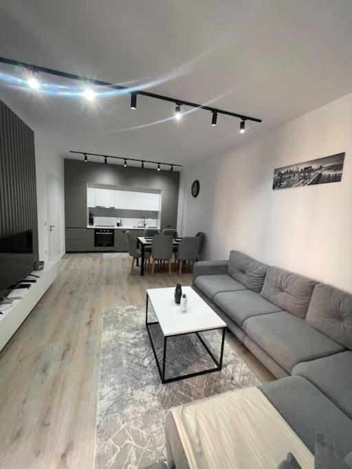 Apartamento Two-bedroom Tirana